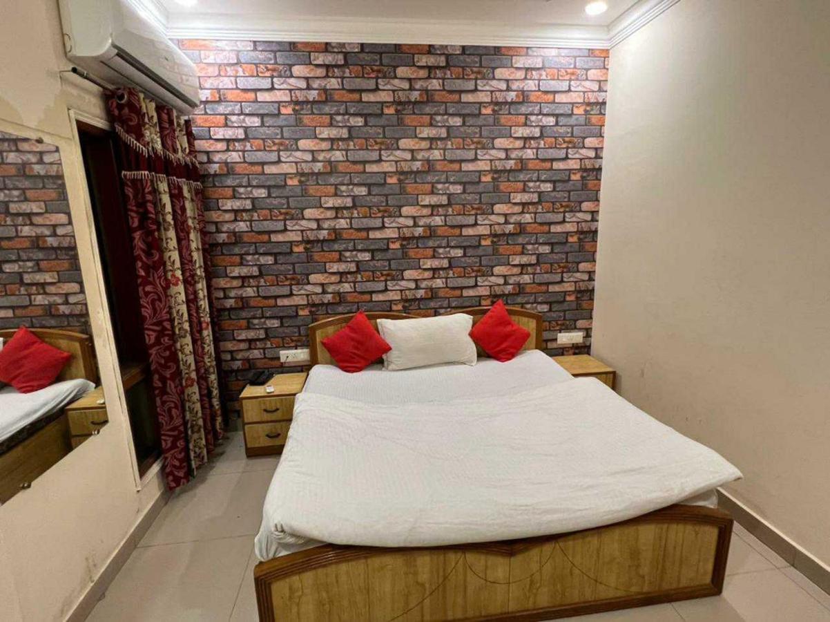 Hotel Anand Amritsar Extérieur photo