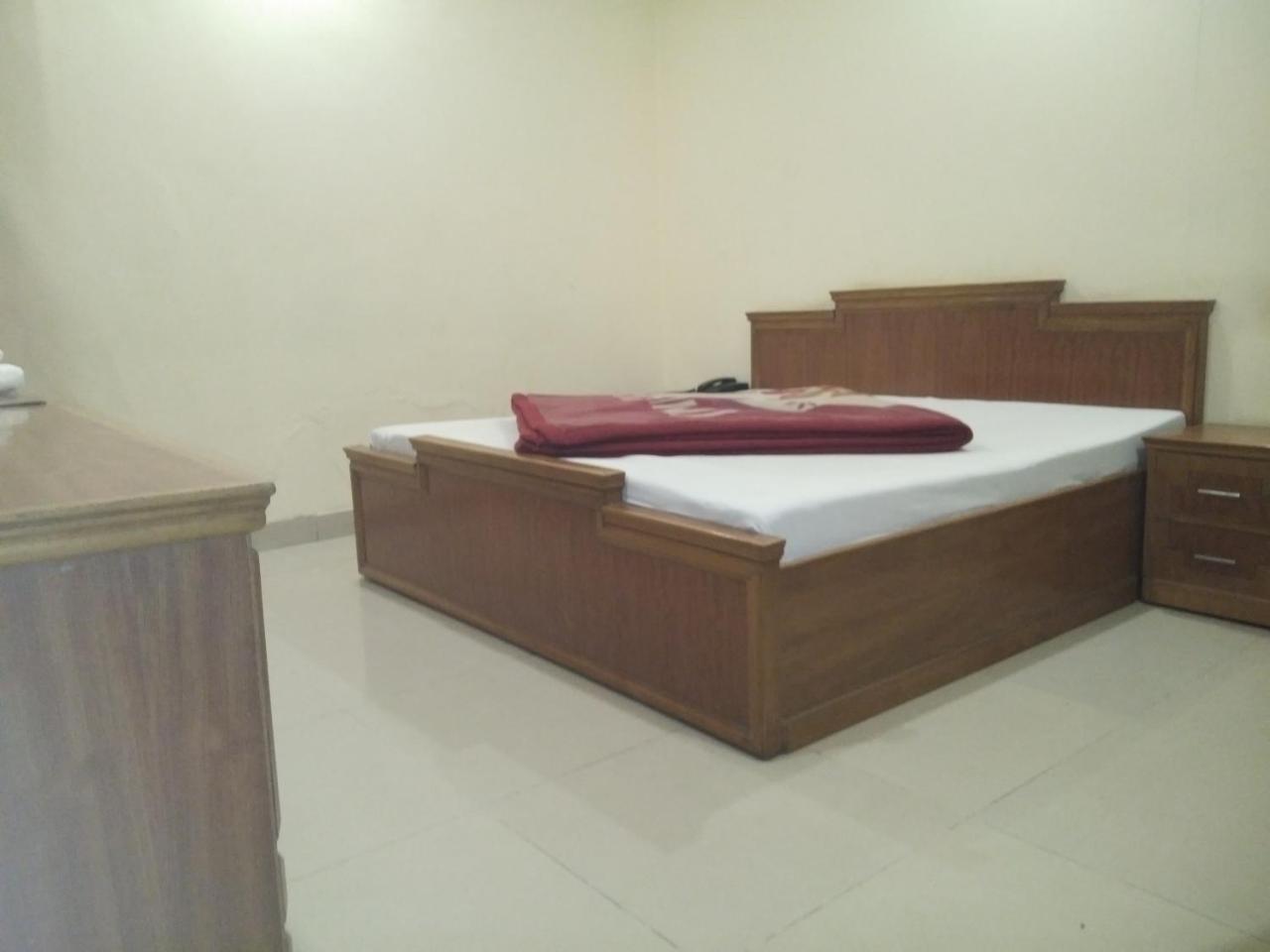 Hotel Anand Amritsar Extérieur photo